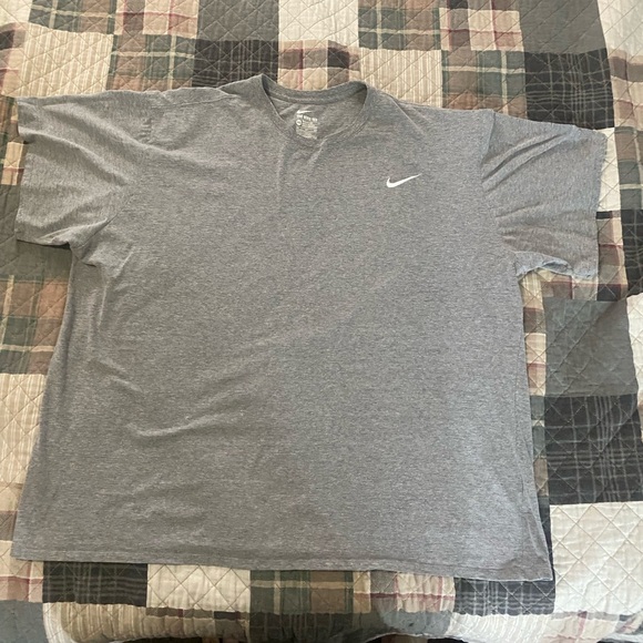 Nike Grey Tee - Picture 1 of 4